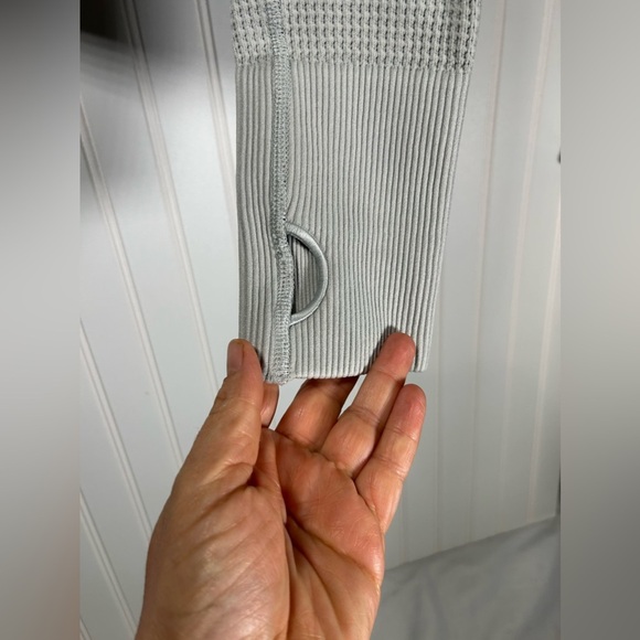 Offline by Aerie women’s long sleeve grey top size S in perfect condition - Picture 7 of 10